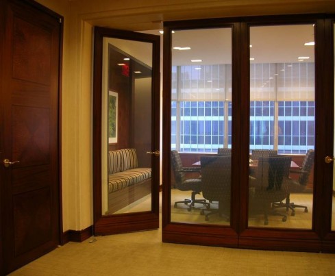 Liquid Crystal Switchable Glass in Conf Rm Doors