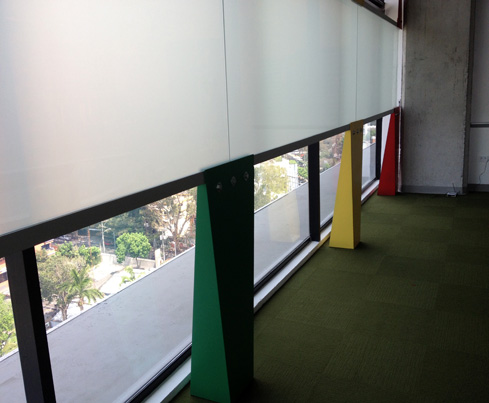 LC Switchable Smart Screens for Class Rooms
